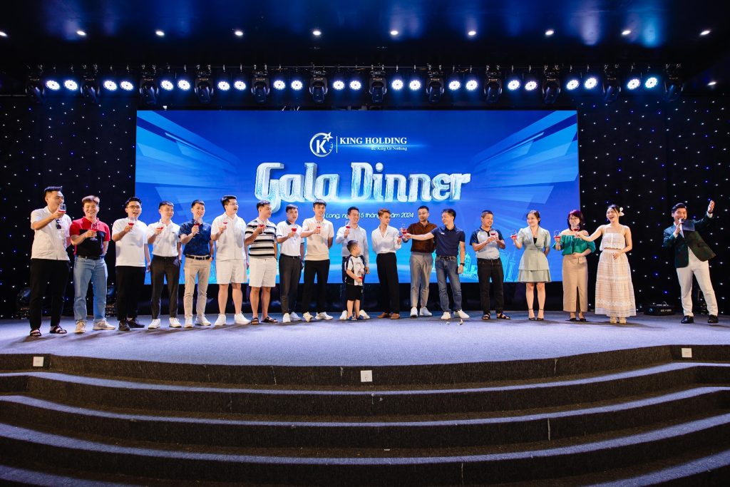 Nhiều cảm xúc sau chuyến team-building 2024